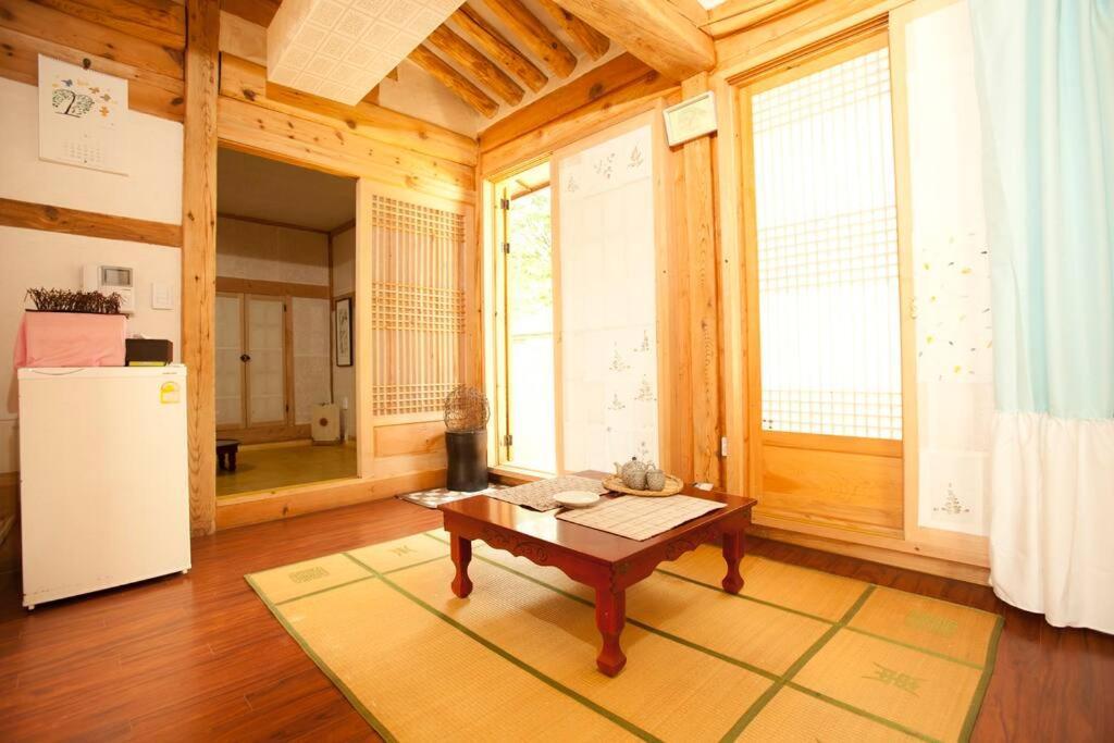 Bahay bakasyunan Namhyundang - Hanok Korean Traditional House