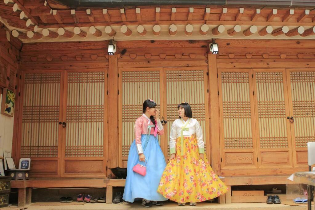 Bahay bakasyunan Namhyundang - Hanok Korean Traditional House *