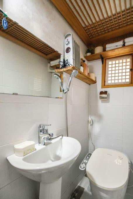 Bahay bakasyunan Namhyundang - Hanok Korean Traditional House