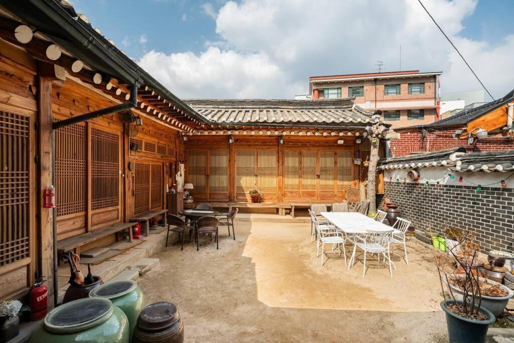Bahay bakasyunan Namhyundang - Hanok Korean Traditional House